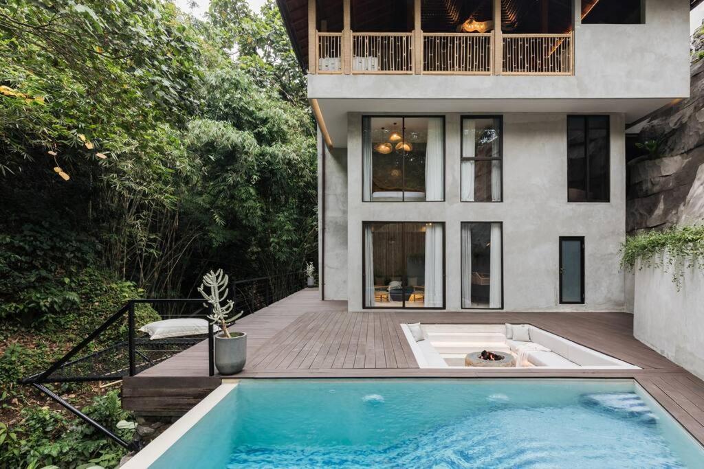 Bamboolina Jungle Unique Art&river Access Villa Ubud